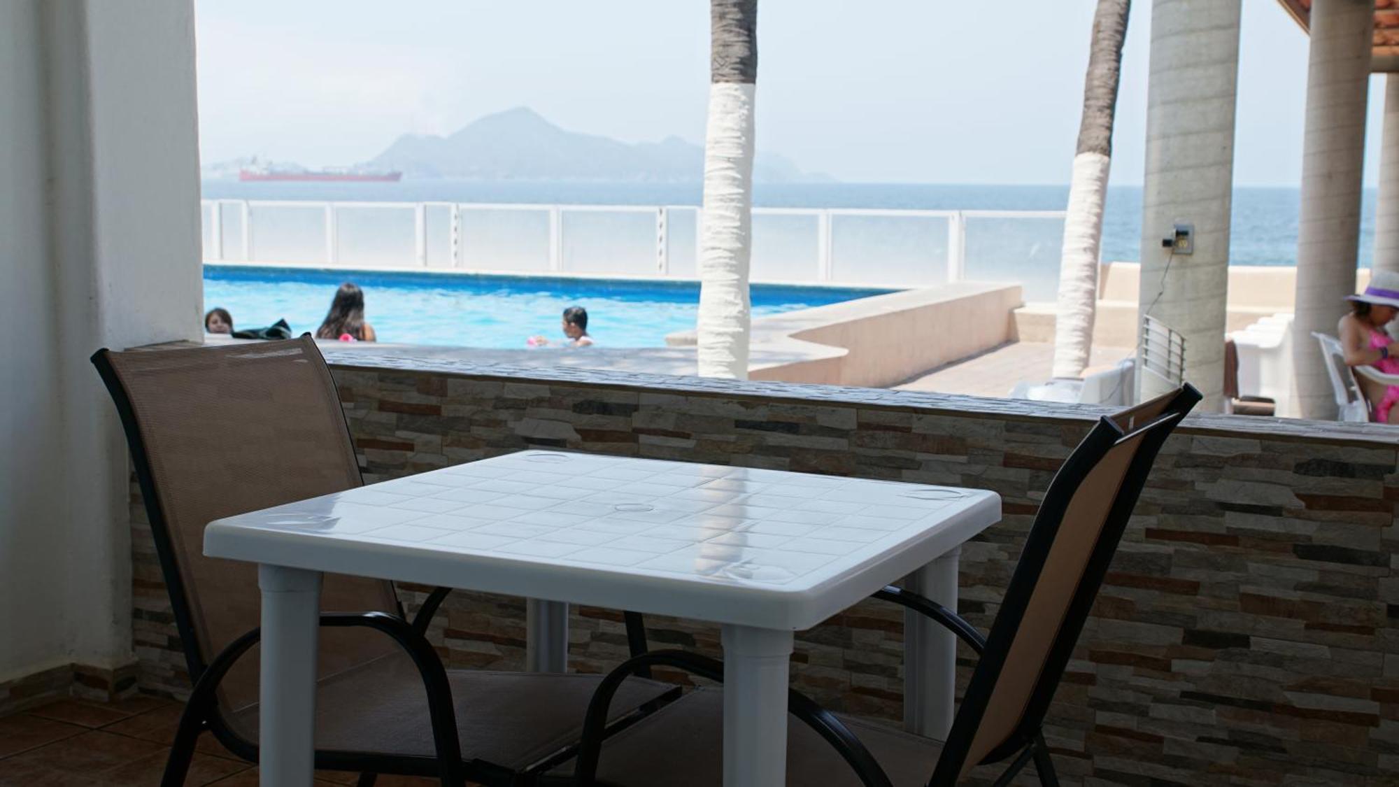 Hotel Marbella Manzanillo Exterior foto
